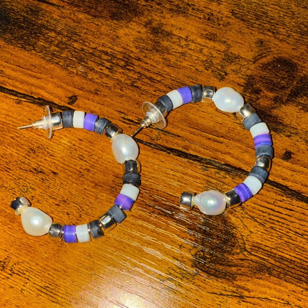 KENDRA SCOTT Rachel Purple Howlite Pearl Mix Hoop Earrings